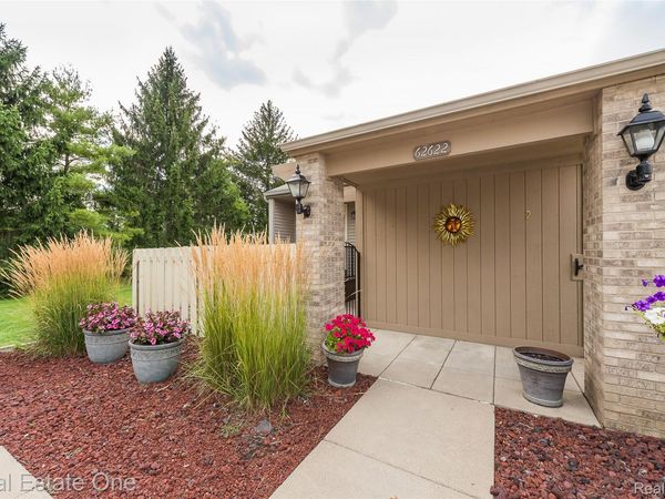 62622 RALEIGH Court, Unit 1, South Lyon, Mi 48178