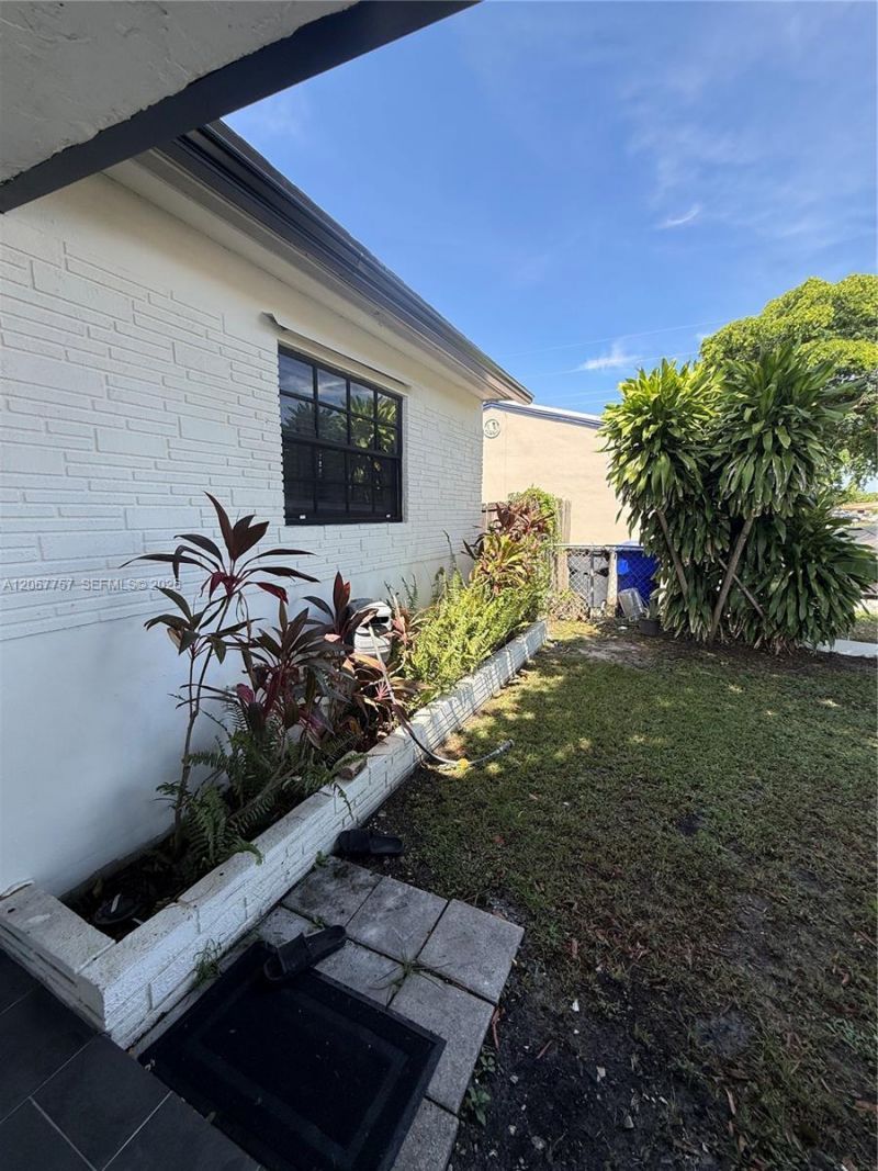 2411 Wiley St, Hollywood, FL 33020 Photo