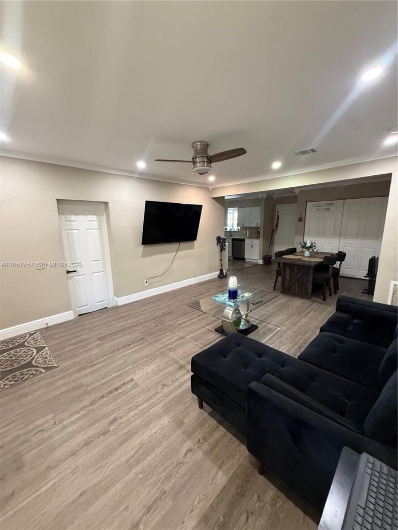 2411 Wiley St, Hollywood, FL 33020 Photo