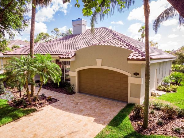 3799 Lancewood Dr , Coral Springs, FL 33065