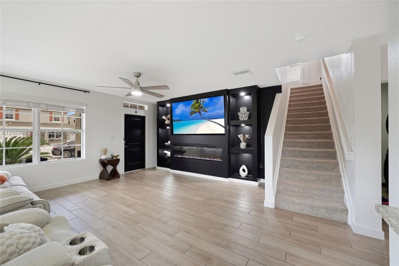 572 NE 6th Pl, Homestead, FL 33034 Photo