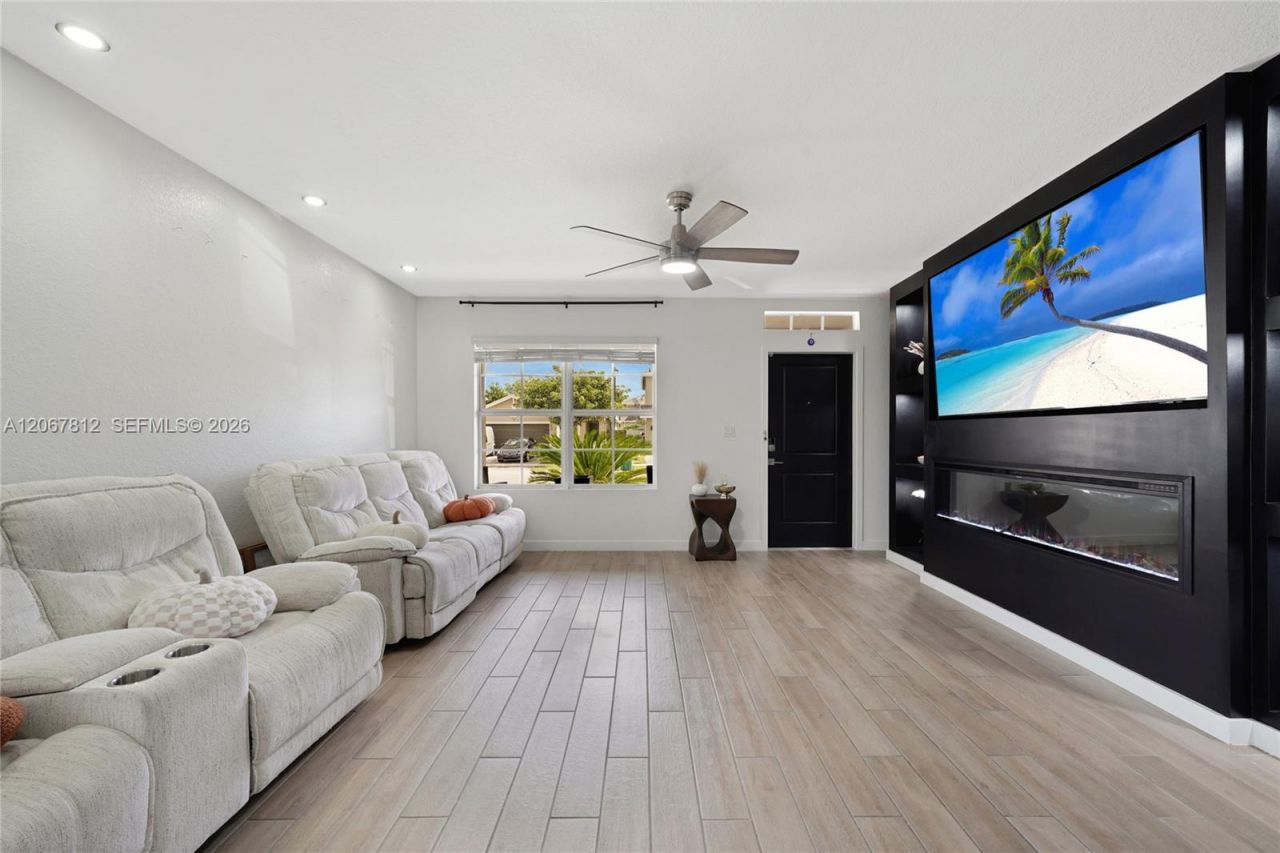 572 NE 6th Pl, Homestead, FL 33034 Photo