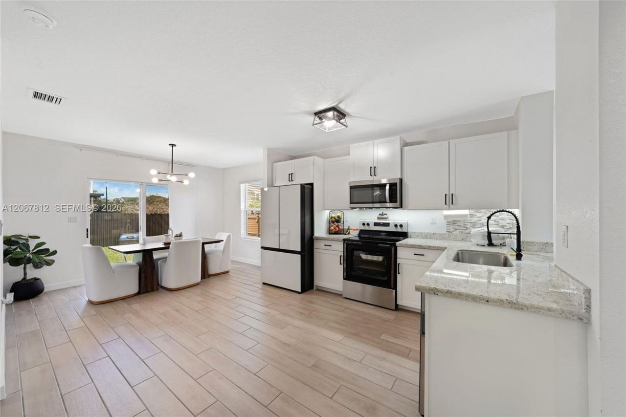 572 NE 6th Pl, Homestead, FL 33034 Photo