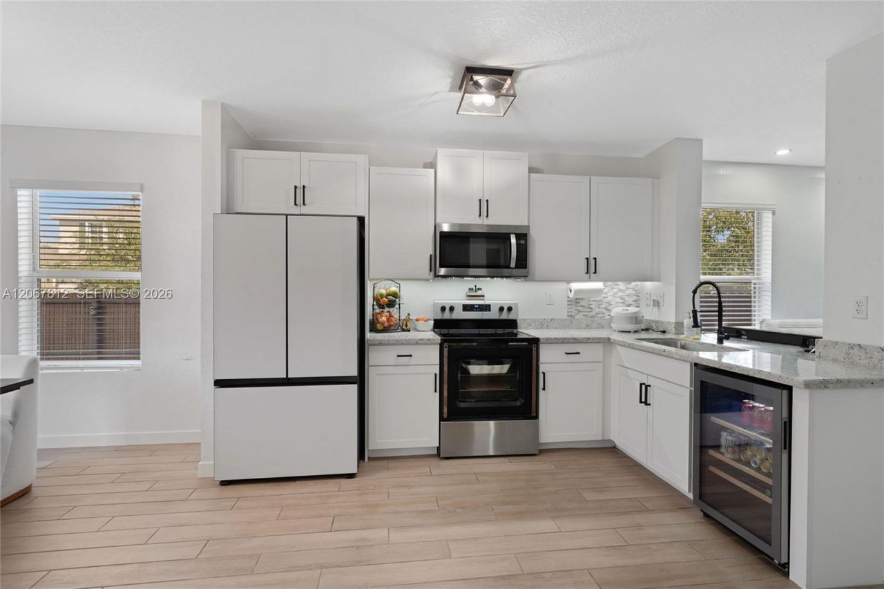572 NE 6th Pl, Homestead, FL 33034 Photo