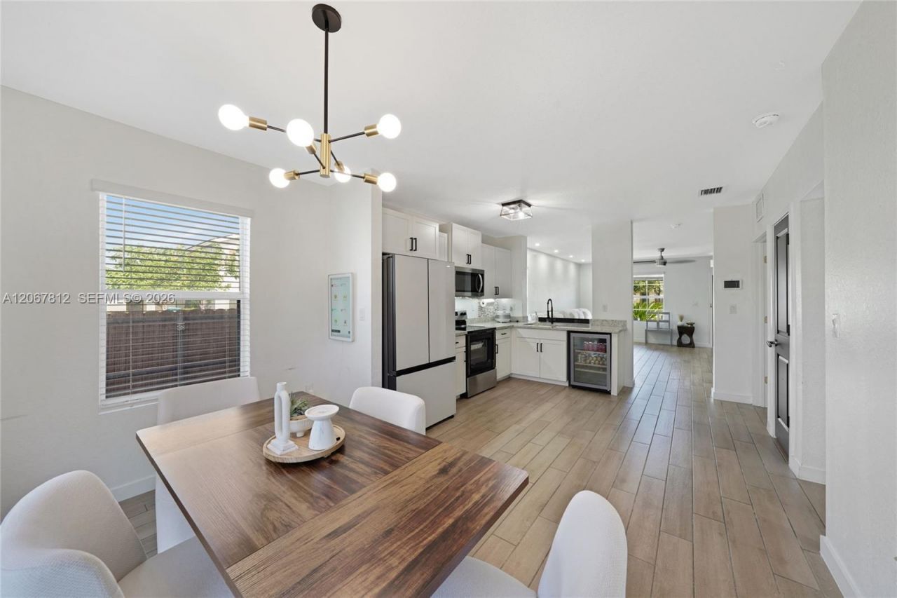 572 NE 6th Pl, Homestead, FL 33034 Photo