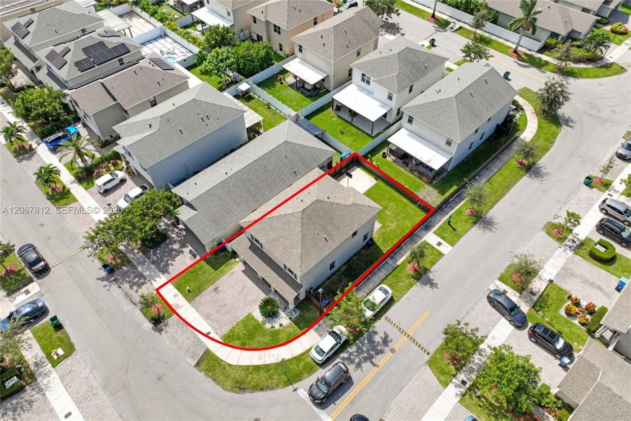 572 NE 6th Pl, Homestead, FL 33034 Photo