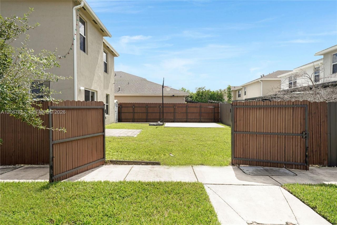 572 NE 6th Pl, Homestead, FL 33034 Photo