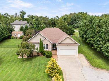 1017 Hooper Woods Drive, Forest, VA 24551