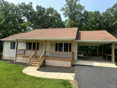 4469 Pumping station rd, Appomattox, VA 24522