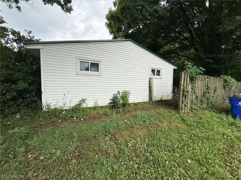 3028 Douglas Street , Ravenna, OH 44266 Photo 2