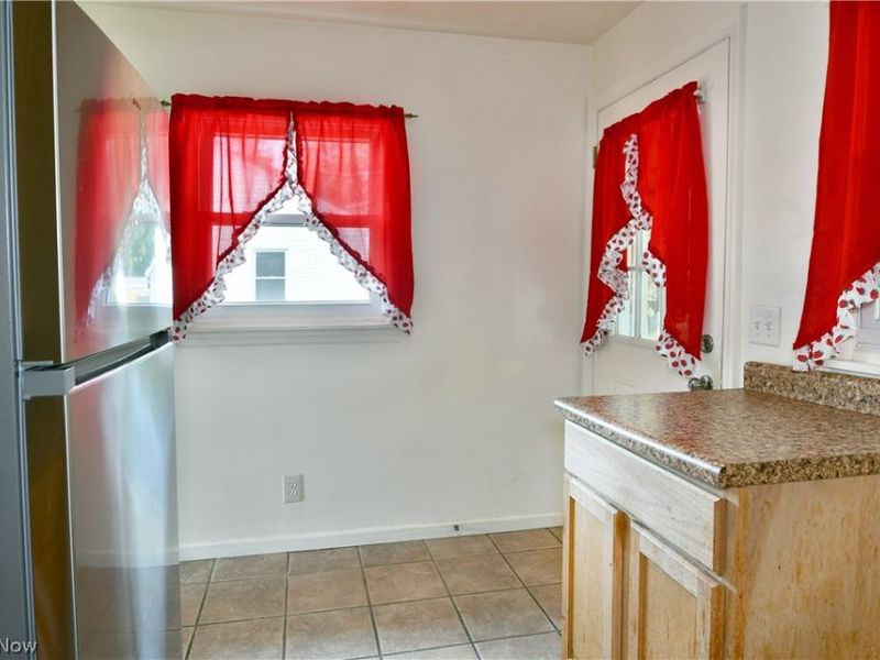 1384 Meadowbrook Avenue SE, Warren, OH 44484 Photo 13