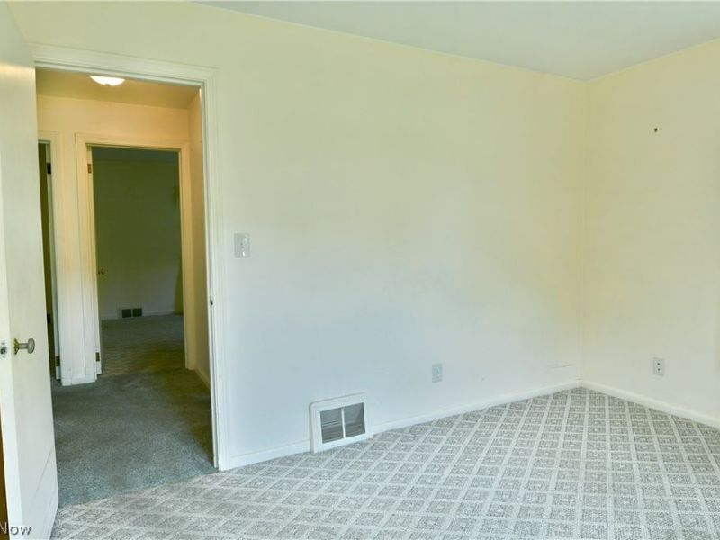 1384 Meadowbrook Avenue SE, Warren, OH 44484 Photo 17
