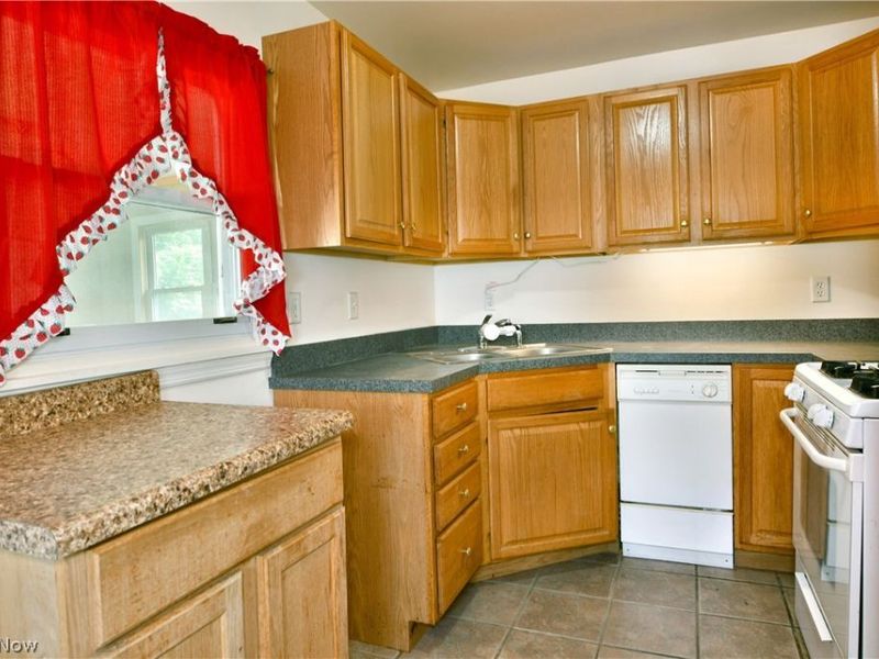 1384 Meadowbrook Avenue SE, Warren, OH 44484 Photo 7