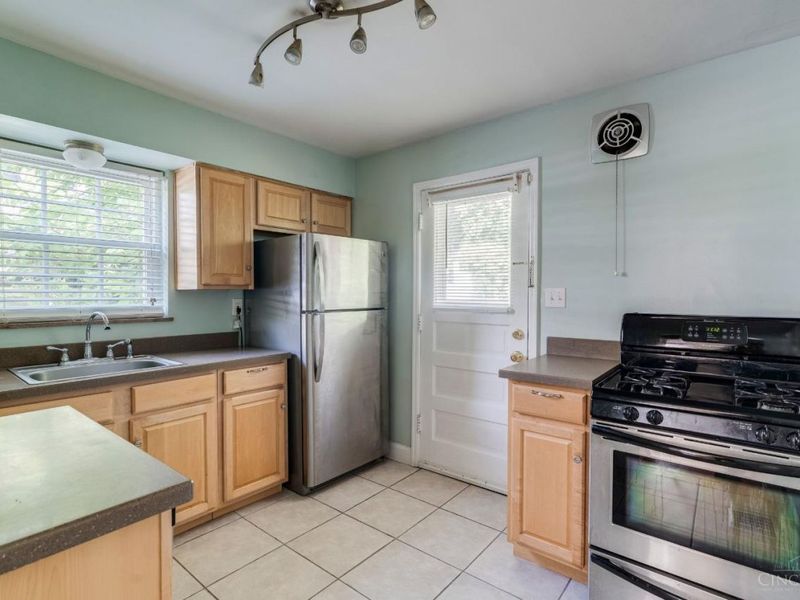 4037 Paxton Avenue, Cincinnati, OH 45209 Photo 11