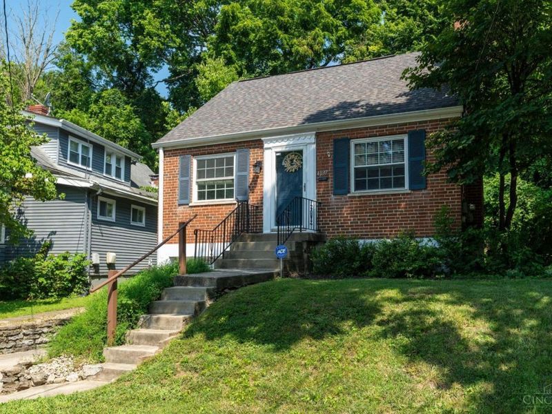 4037 Paxton Avenue, Cincinnati, OH 45209 Photo 2