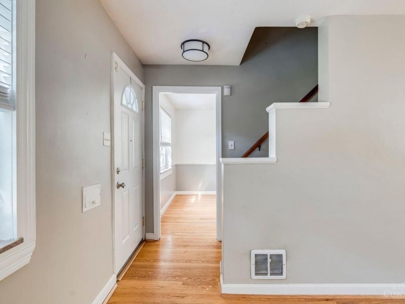 4037 Paxton Avenue, Cincinnati, OH 45209 Photo 3