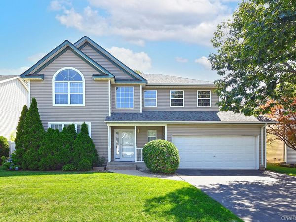 196 Cranberry Court , Melville, NY 11747
