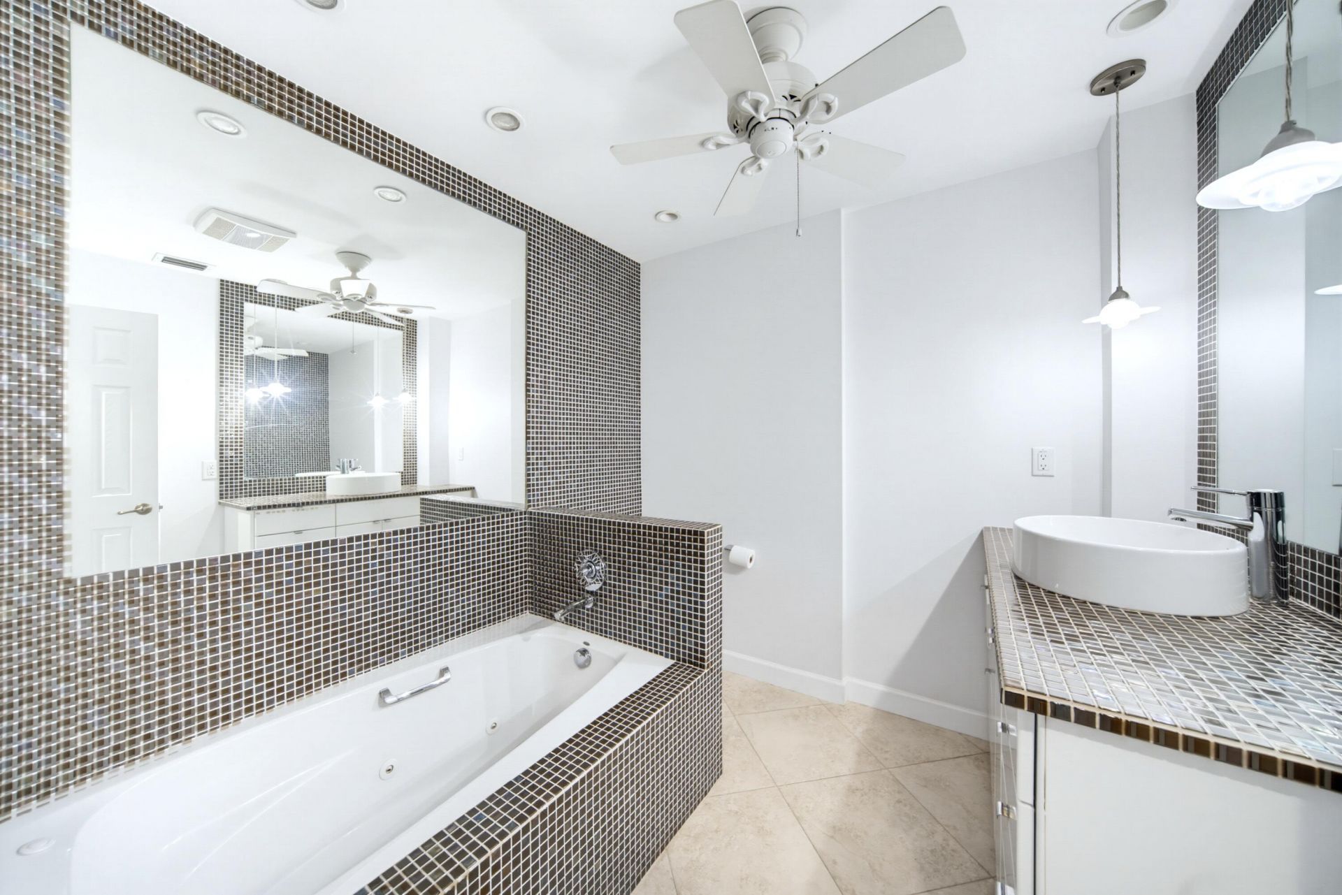 21195 Juego Circle, Unit 16-A, Boca Raton, FL 33433 Photo