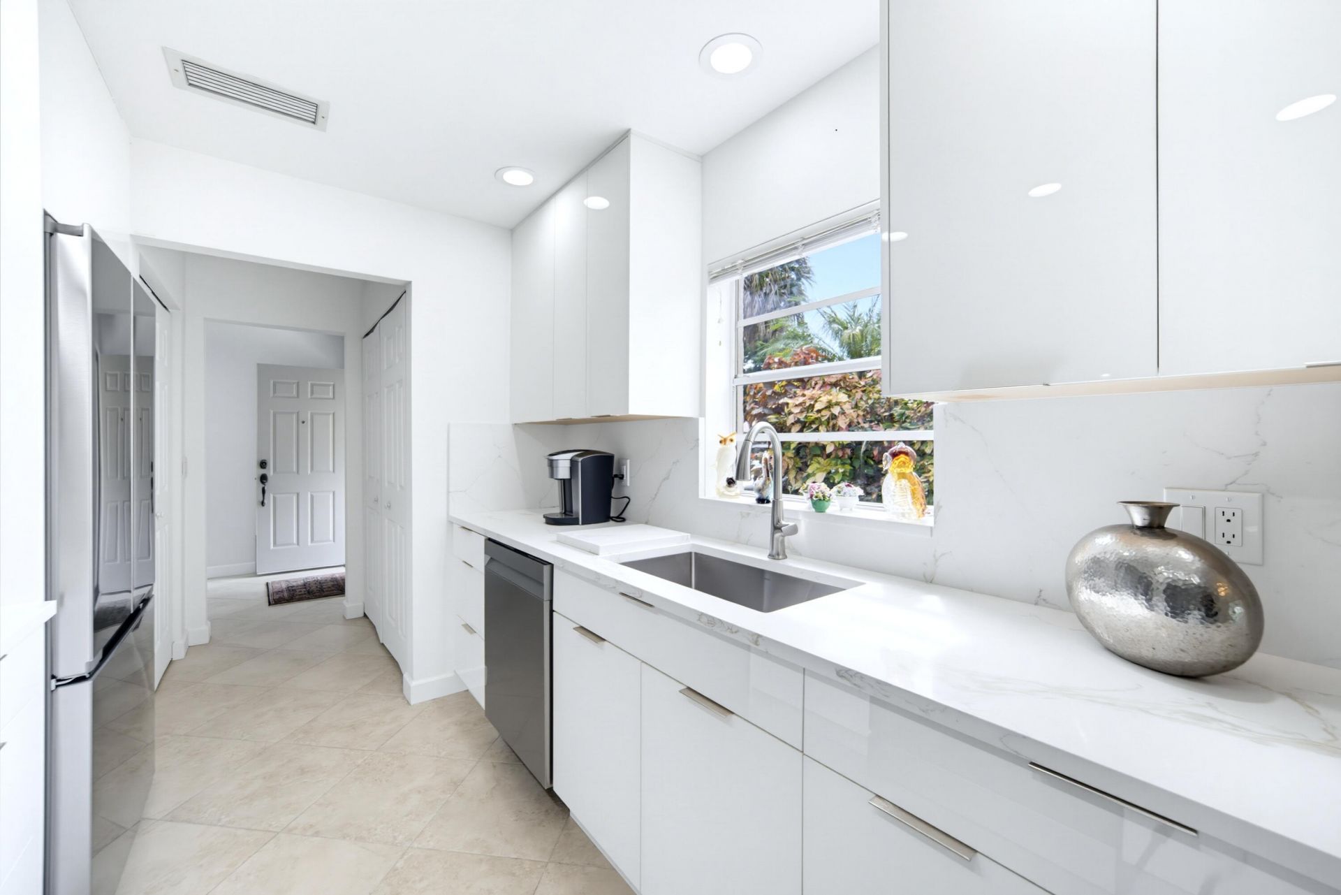 21195 Juego Circle, Unit 16-A, Boca Raton, FL 33433 Photo