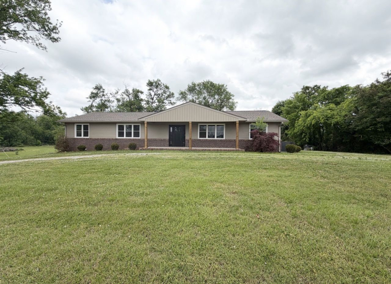926 Dyer Cir , Morrison, TN 37357 Main Photo