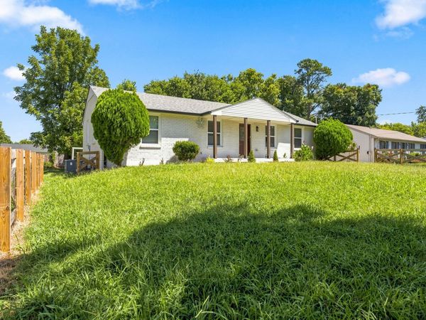 604 Harding Pl, Nashville, TN 37211