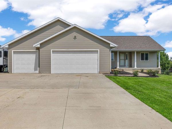 29980 105th Street, Anamosa, IA 52205