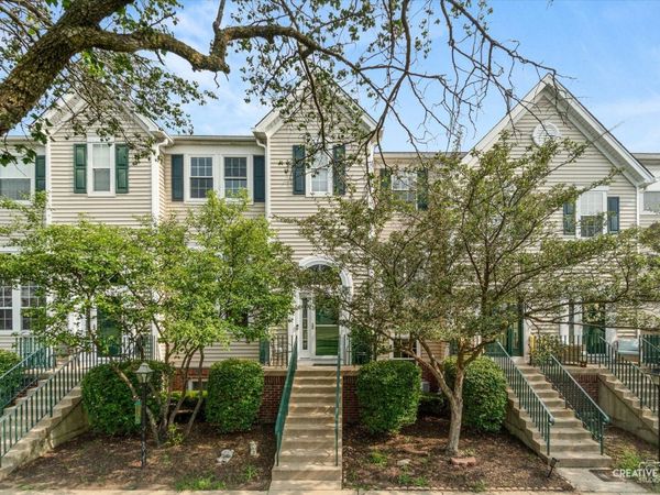 2430 Courtyard Circle , Unit 5, Aurora, IL 60506