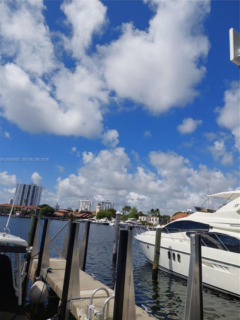 3610 Yacht Club Dr , Unit 514, Aventura, FL 33180 Photo