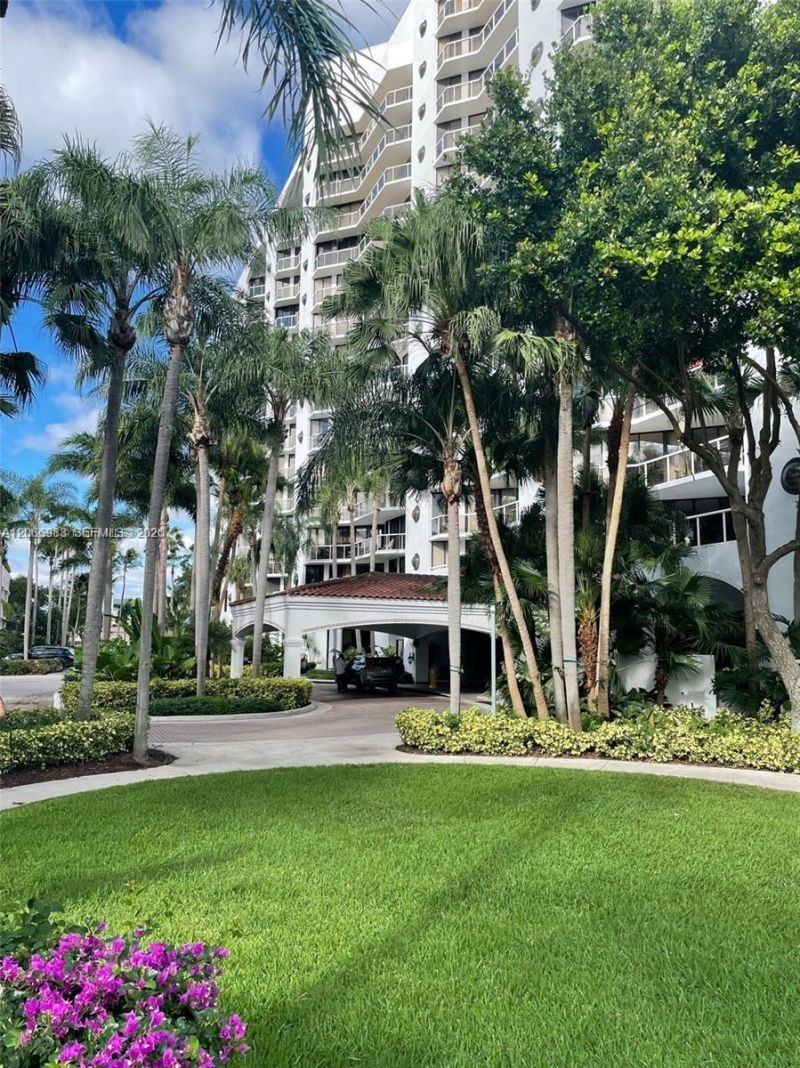 3610 Yacht Club Dr , Unit 514, Aventura, FL 33180 Photo