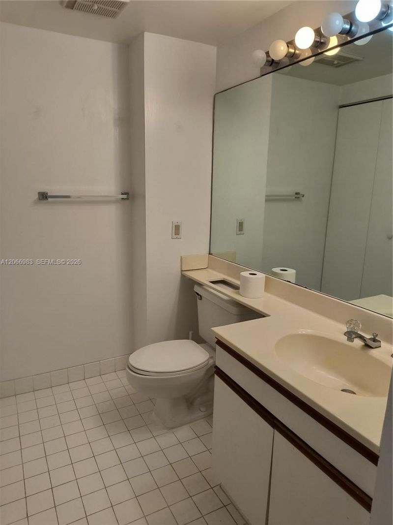 3610 Yacht Club Dr , Unit 514, Aventura, FL 33180 Photo