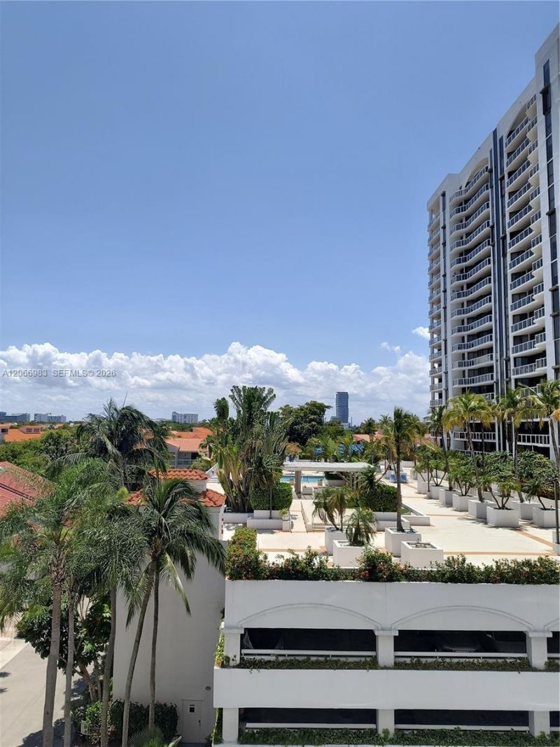 3610 Yacht Club Dr , Unit 514, Aventura, FL 33180 Photo