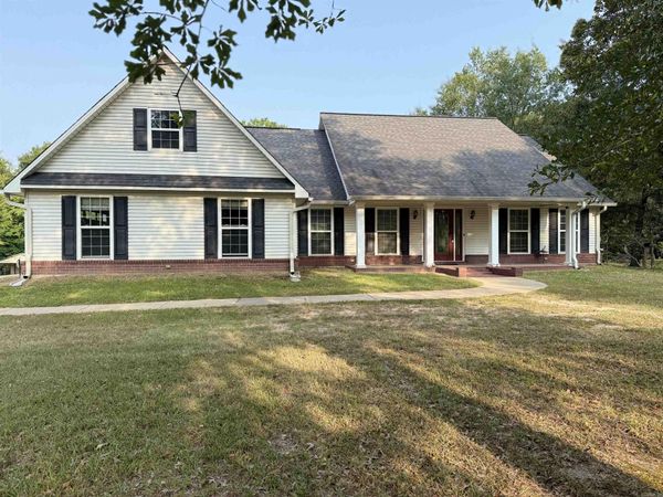 621 Crosstrails Road, De Queen, AR 71832