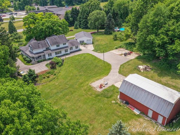 9111 Summit Avenue NE, Rockford, MI 49341
