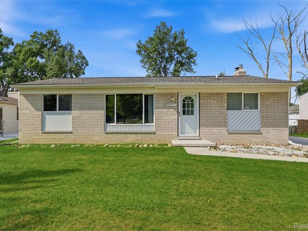 50517 Bower Drive, Chesterfield Township, Mi 48047