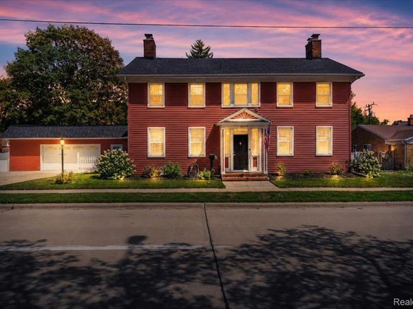 2003 W Jefferson Avenue E, Trenton, Mi 48183