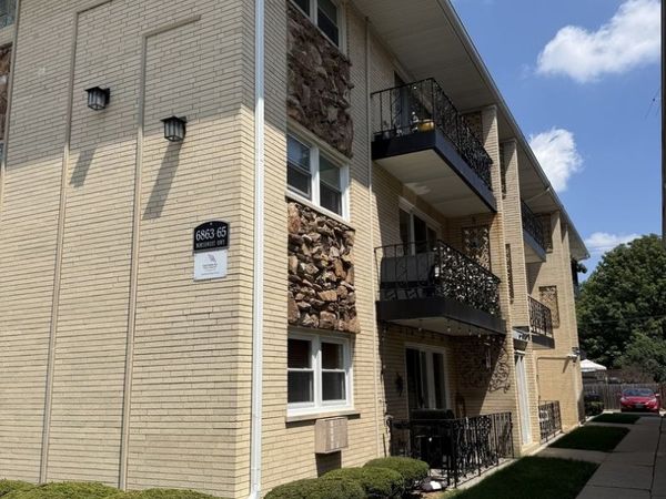 6865 N Northwest Highway , Unit 2, Chicago, IL 60631