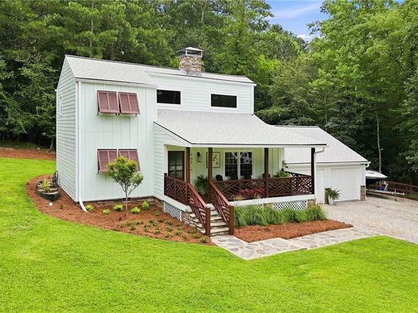903 Pine Circle , Woodstock, GA 30189