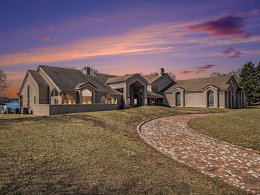 27 Quail Island, Elkhart, IN 46514
