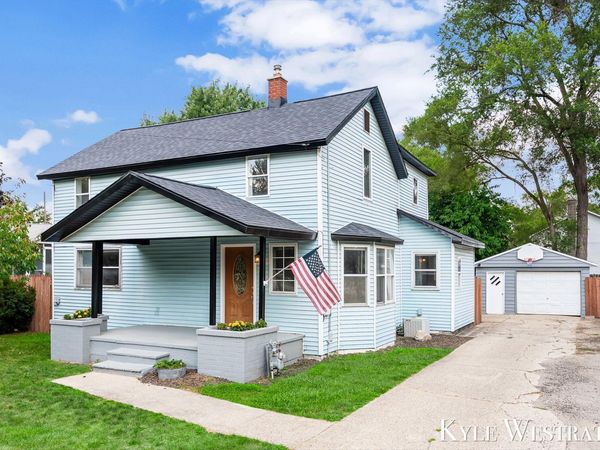 1033 Dahlia Avenue, Wayland, MI 49348
