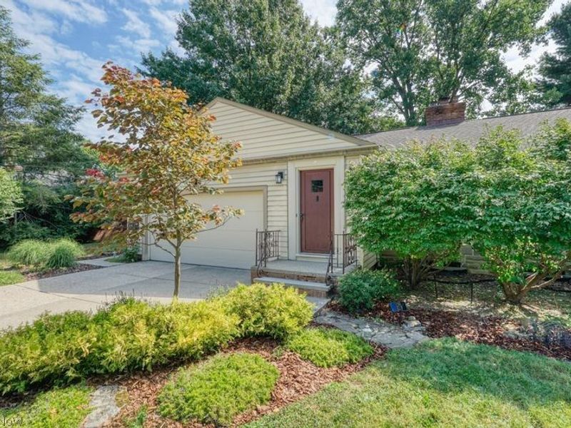 301 Breezewood Drive , Bay Village, OH 44140 Photo 1