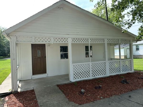 422 N Main Street , Gilman, IL 60938
