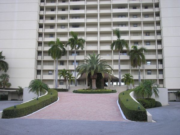 130 LAKESHORE Drive, Unit 322, North Palm Beach, FL 33408