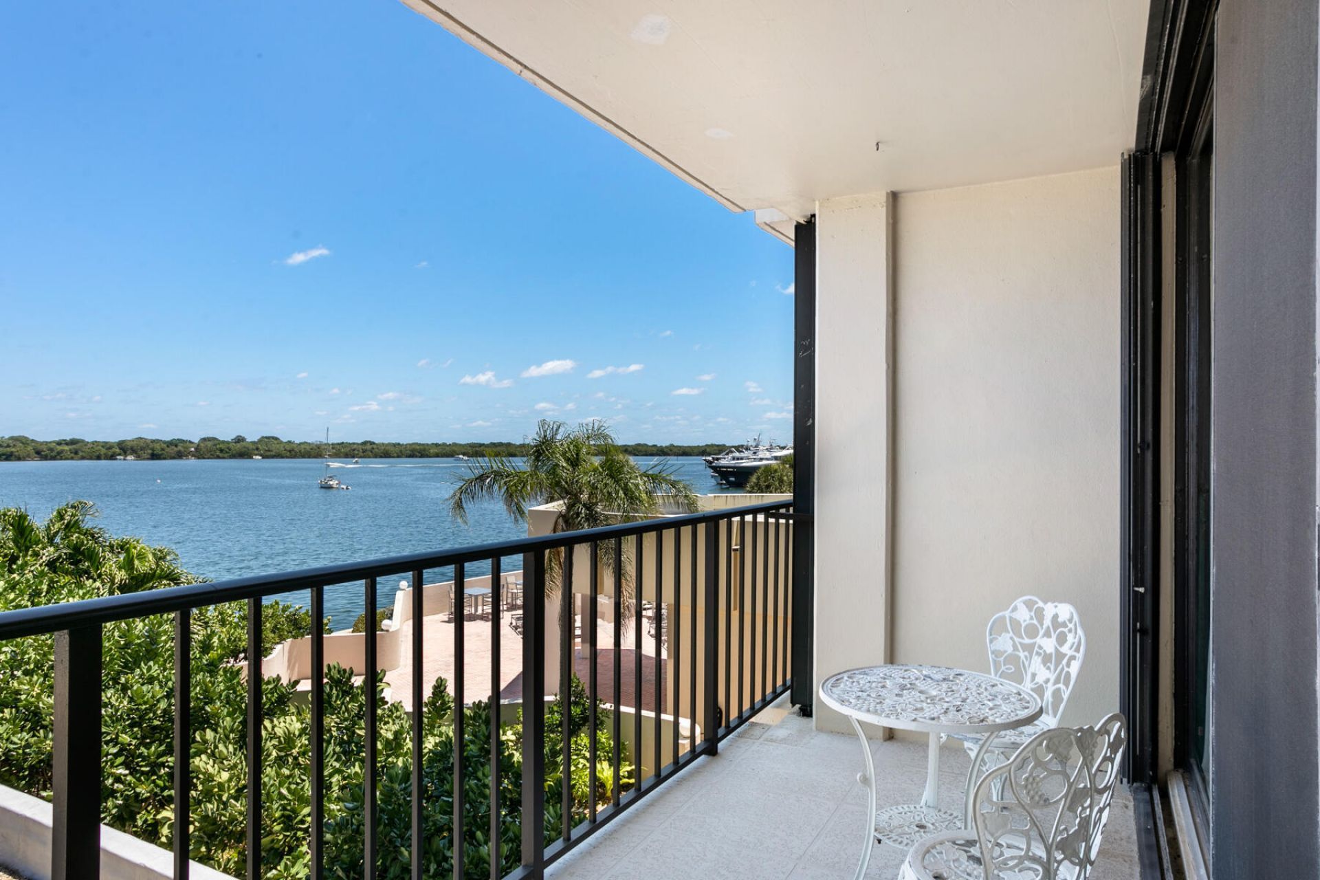 130 Lakeshore Drive, Unit 322, North Palm Beach, FL 33408 Photo