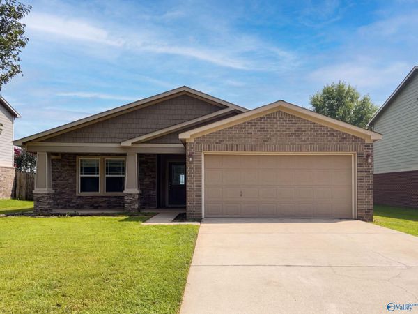 172 Bermuda Lakes Drive, Meridianville, AL 35759