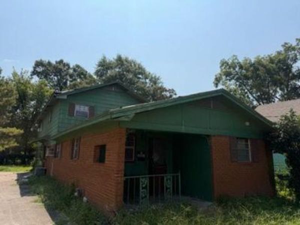 511 Sandy T Gavin Ave., Laurel, MS 39440