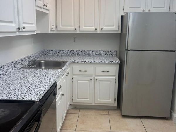 1805 Sans Souci Blvd , Unit 325, North Miami, FL 33181