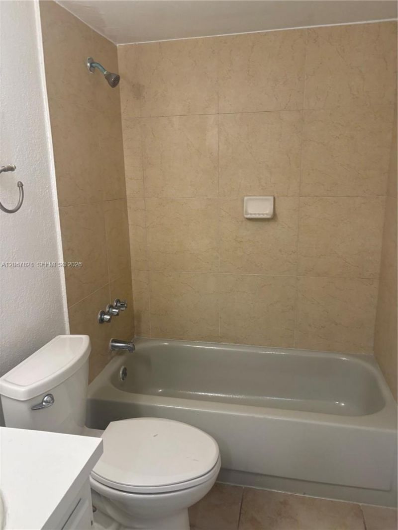 1805 Sans Souci Blvd, Unit 325, North Miami, FL 33181 Photo