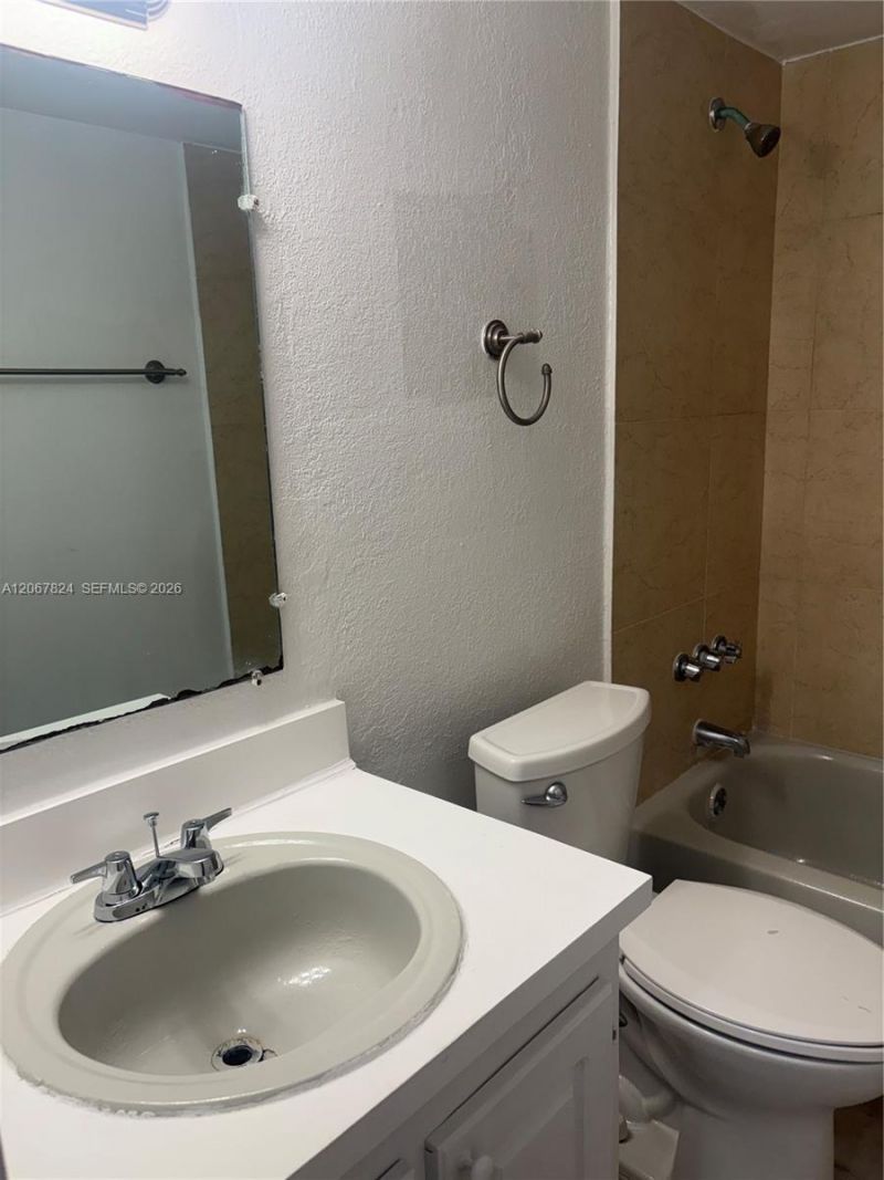 1805 Sans Souci Blvd, Unit 325, North Miami, FL 33181 Photo
