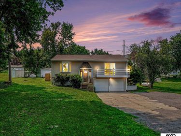 11193 S Lakeshore Drive, Blair, NE 68008