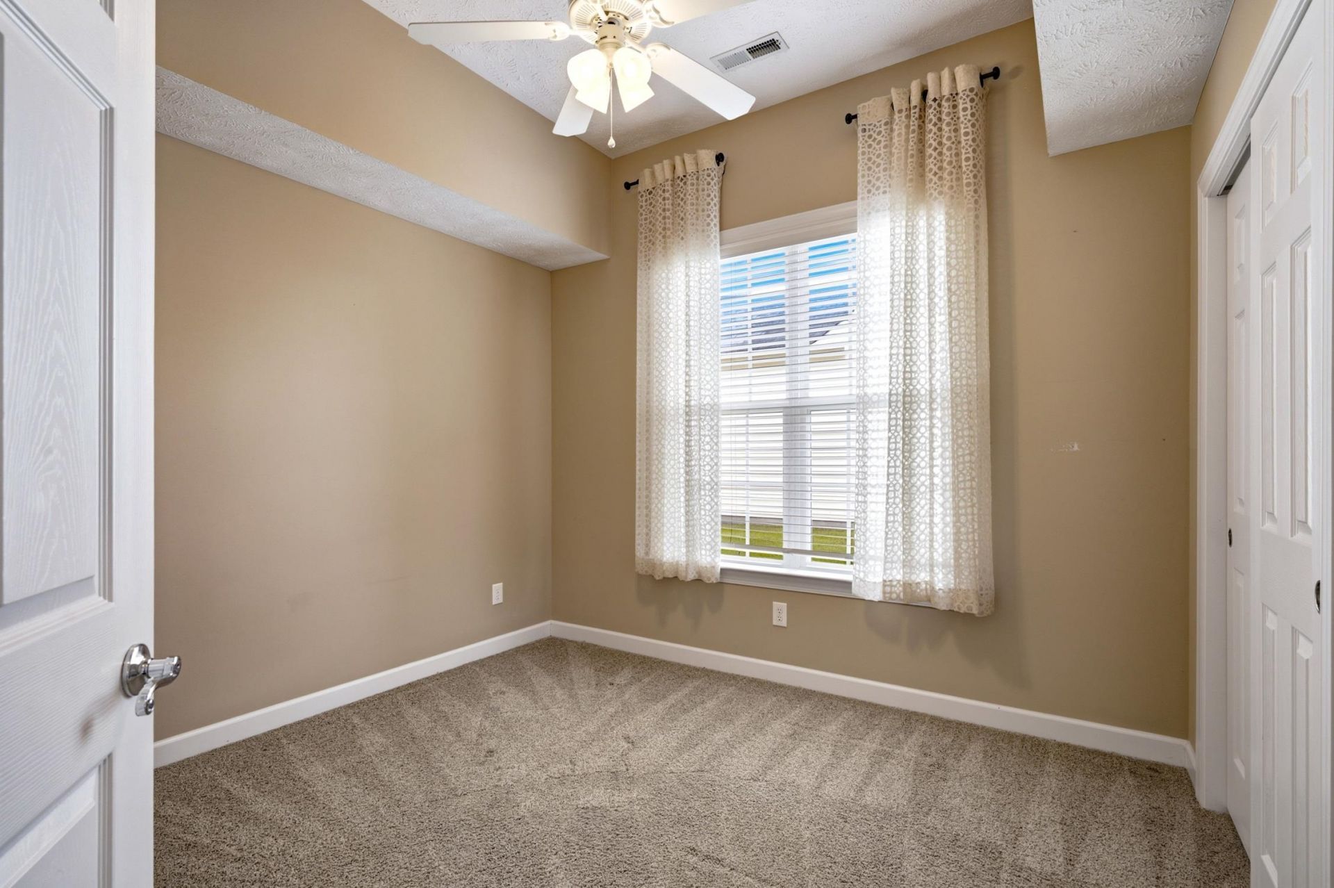 101 Pickering Dr. Photo 28